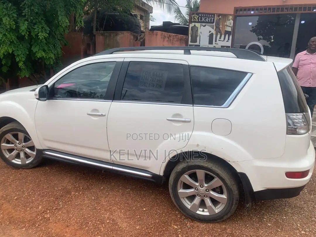 Mitsubishi Outlander 2010 White