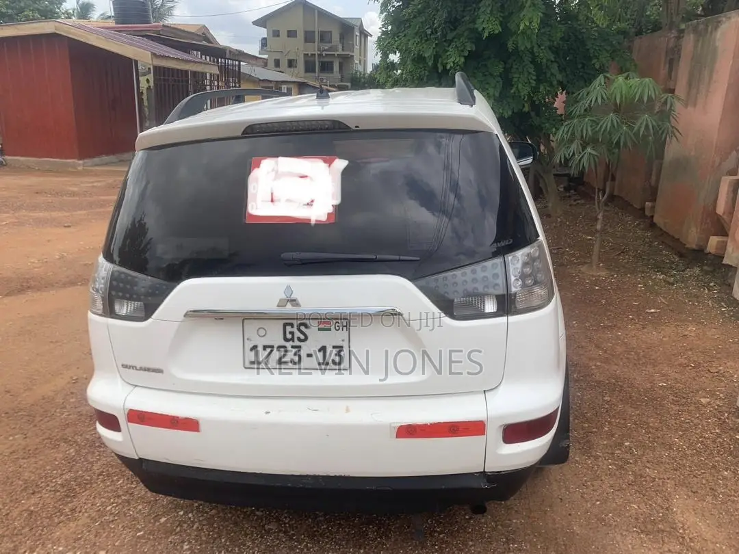 Mitsubishi Outlander 2010 White