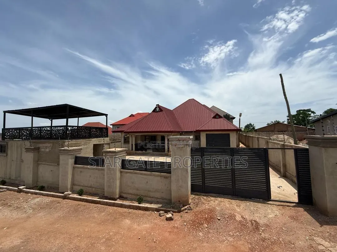 4bdrm House in Yabi, On Kwadaso, Kumasi Metropolitan for sale