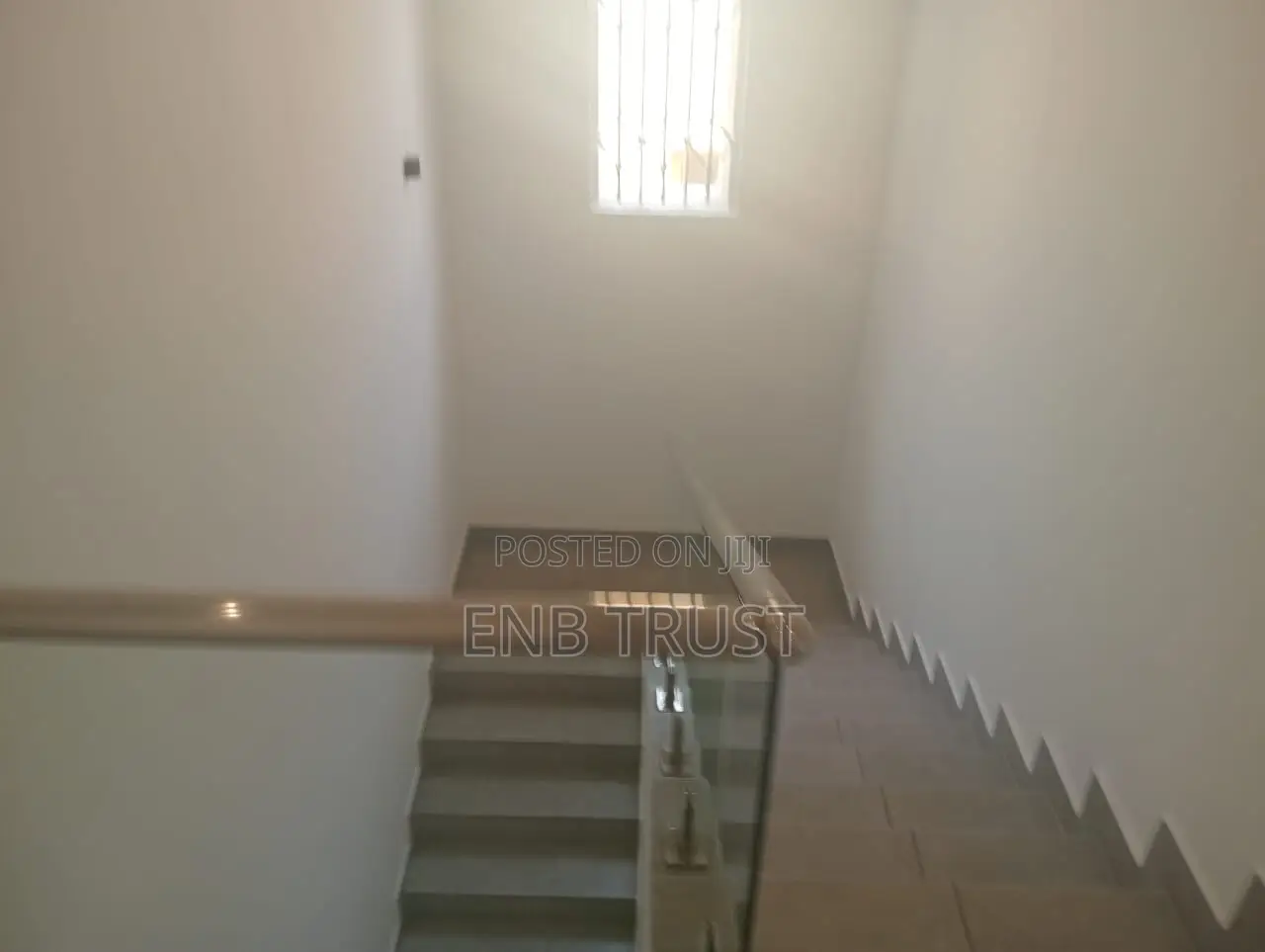 4bdrm Duplex in Airport Residential for rent