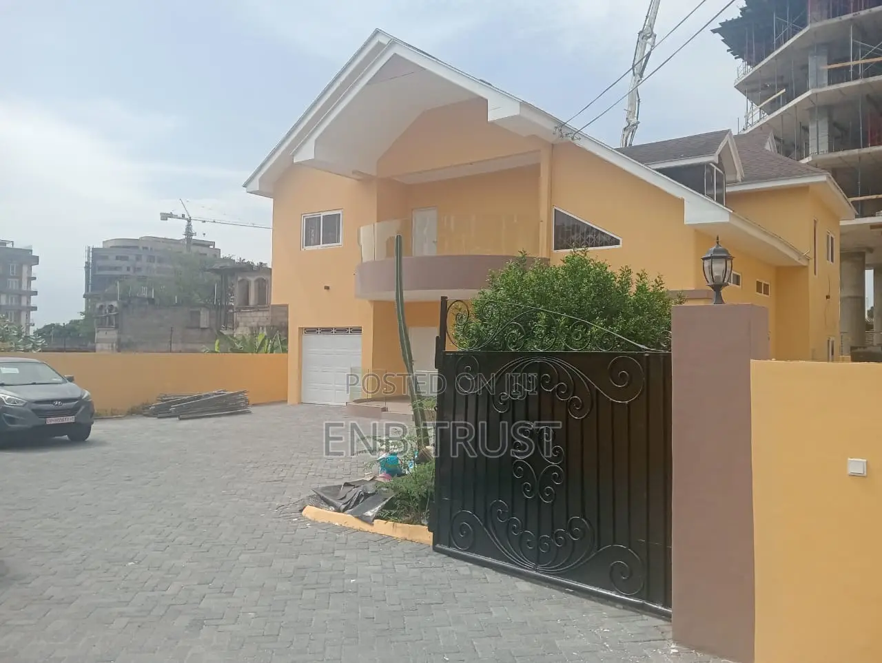 4bdrm Duplex in Airport Residential for rent