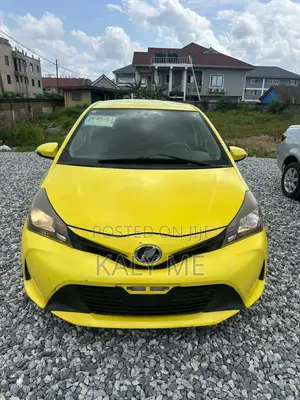 Toyota Vitz 2016 Yellow
