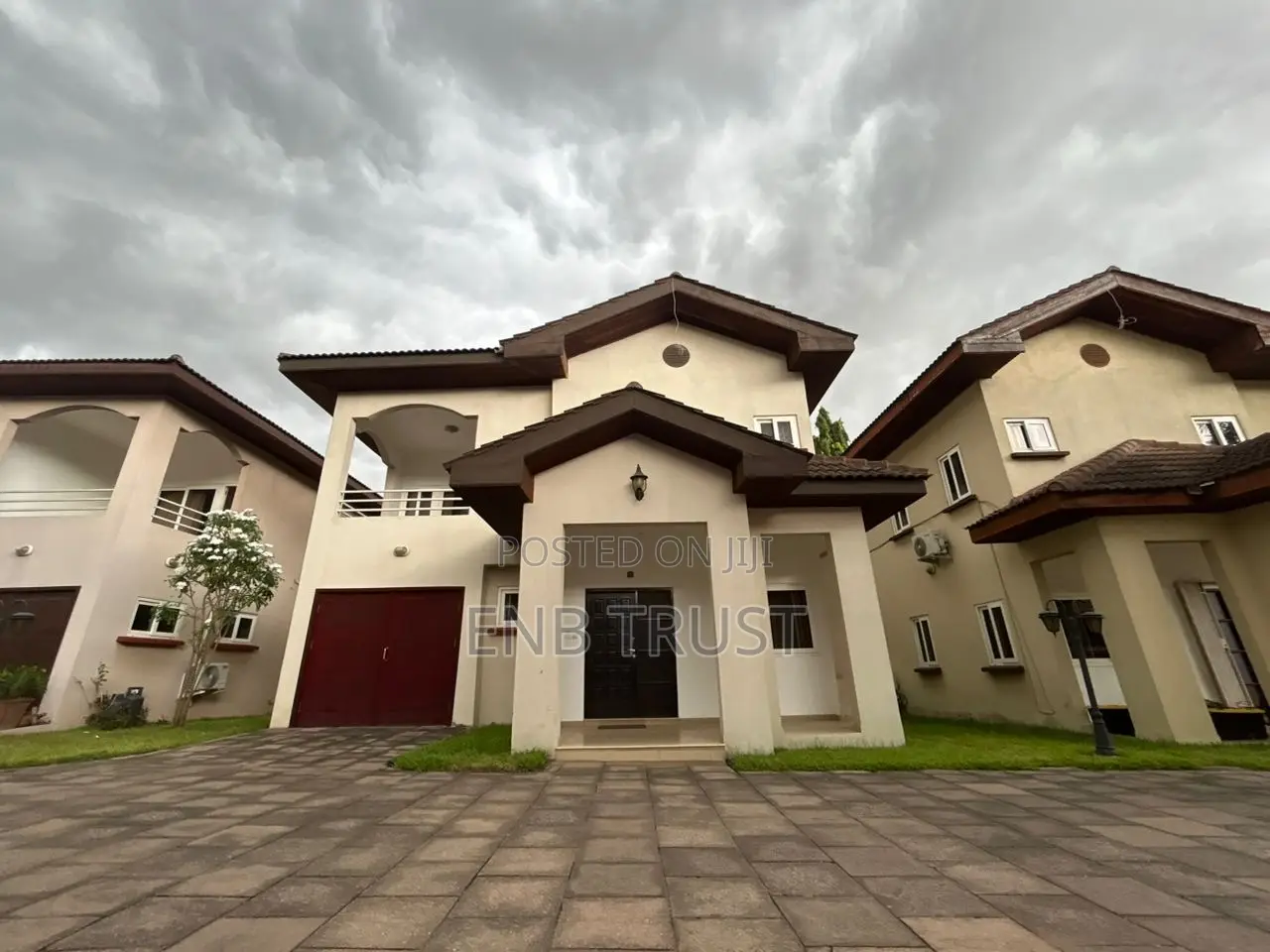 Furnished 4bdrm Duplex in Airport Residential for rent