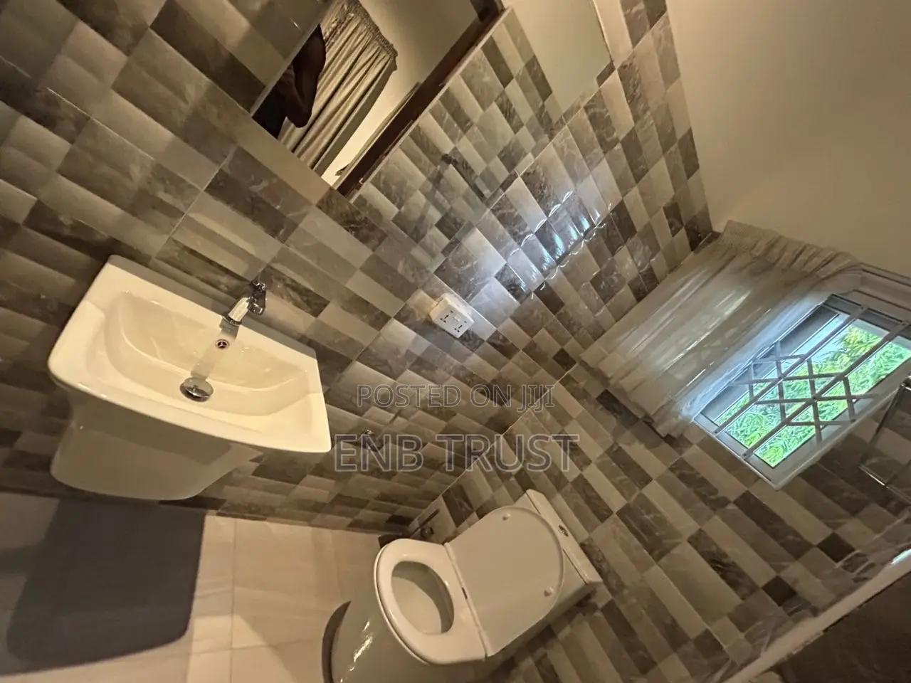 Furnished 4bdrm Duplex in Airport Residential for rent