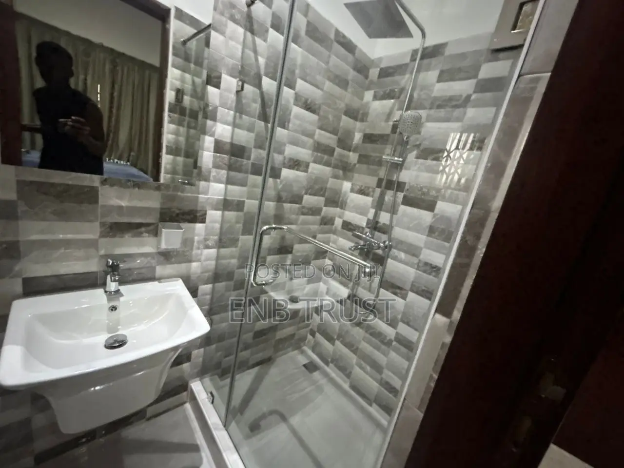 Furnished 4bdrm Duplex in Airport Residential for rent