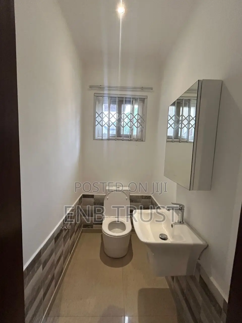 Furnished 4bdrm Duplex in Airport Residential for rent