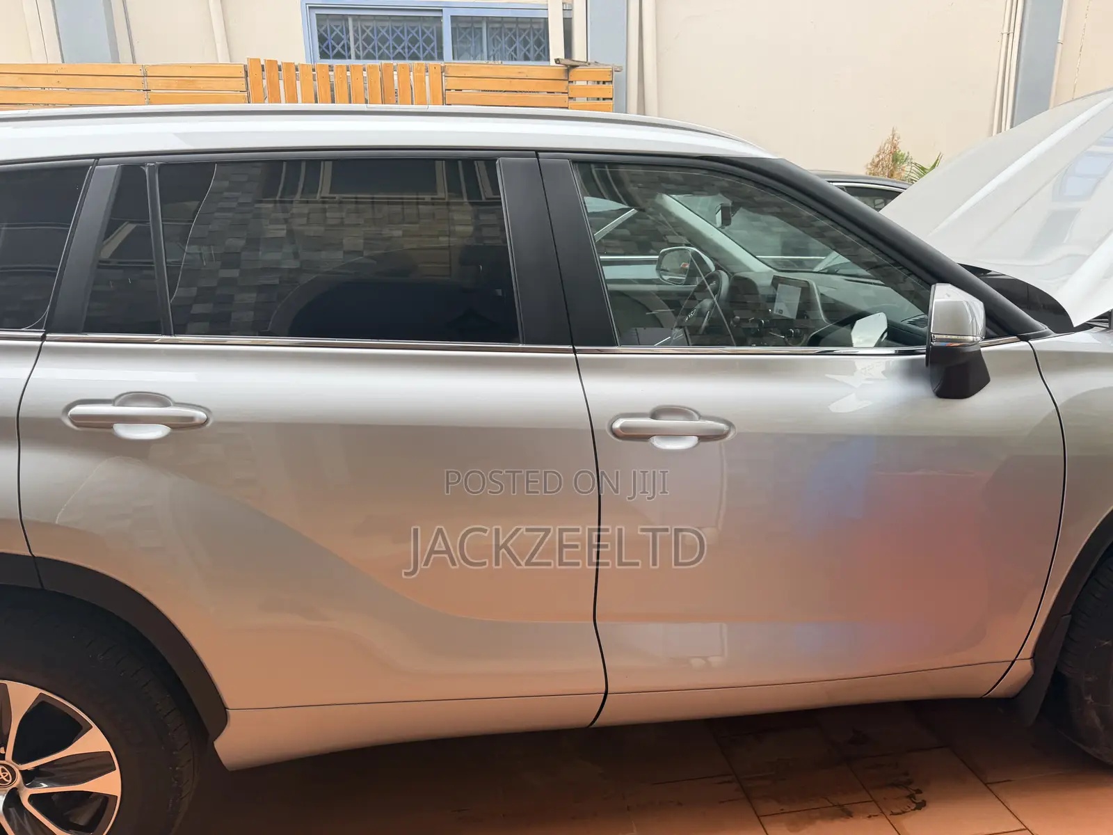 Toyota Highlander XLE AWD 2023 Silver
