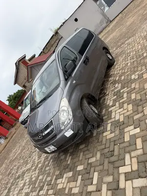 Hyundai H1 2015 Grey