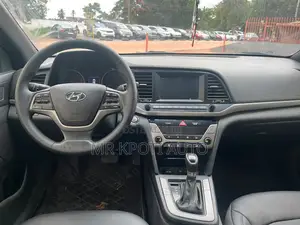 Hyundai Elantra 2018 White