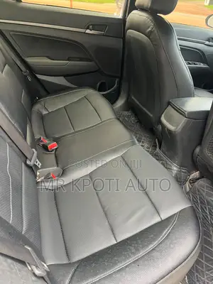 Hyundai Elantra 2018 White