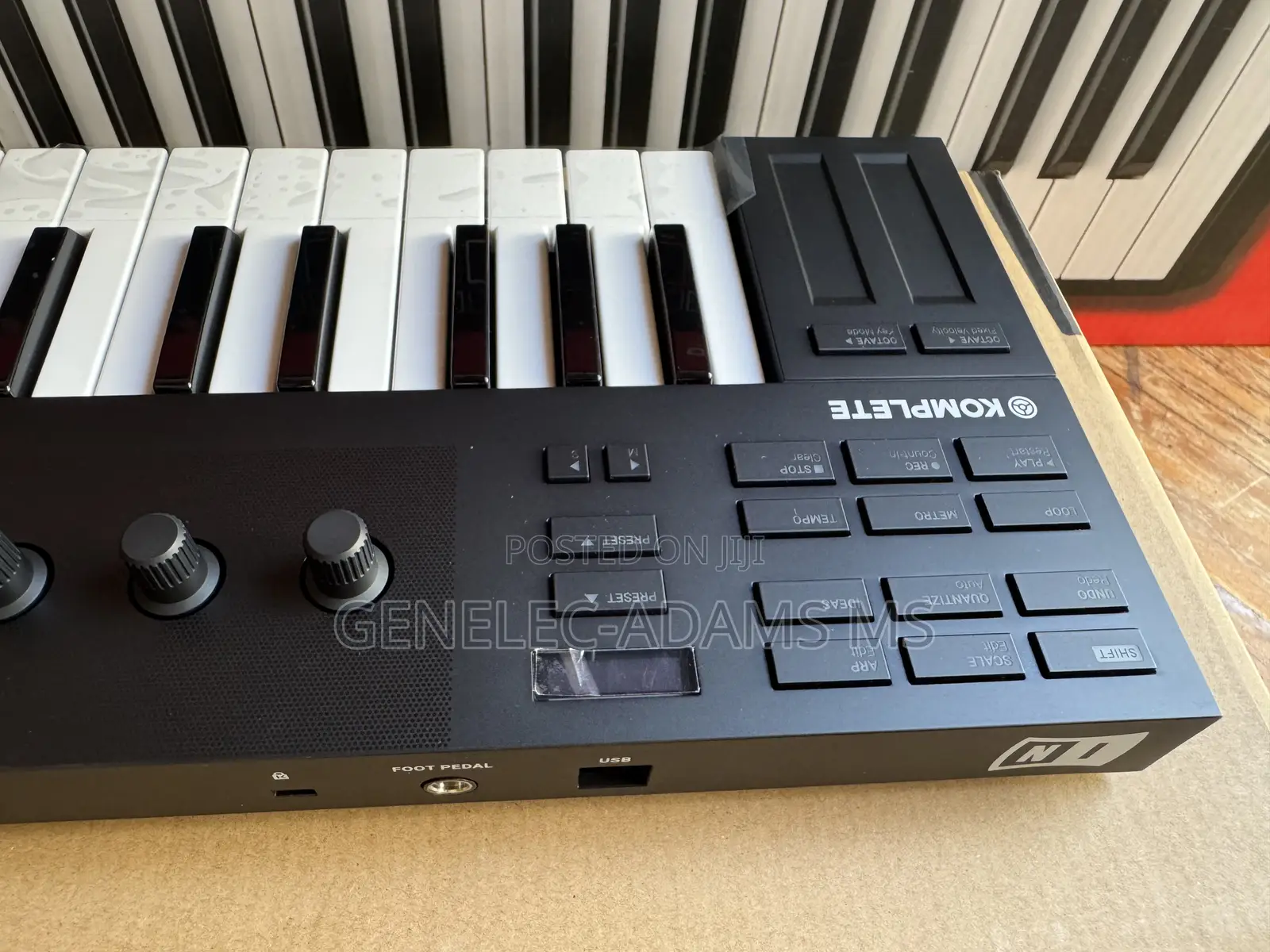 Brand New Original Native Instrument Komplete Kontrol M32