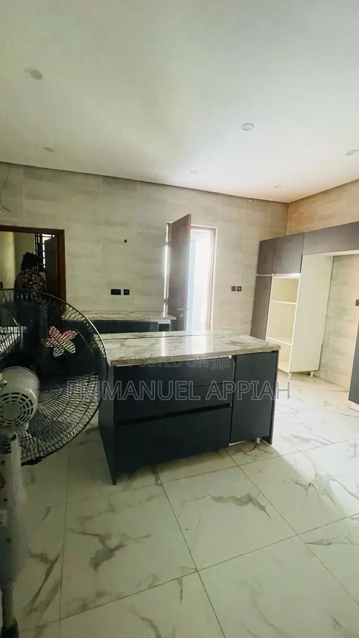 3bdrm House in Ablekuma Odumase for sale
