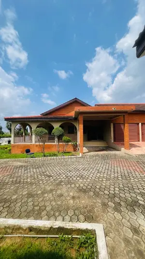 6bdrm House in North Legon for sale