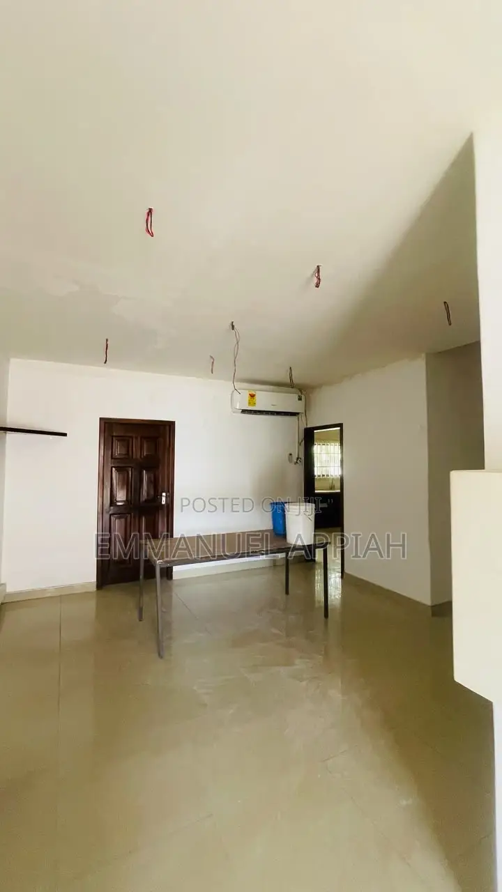 6bdrm House in North Legon for sale