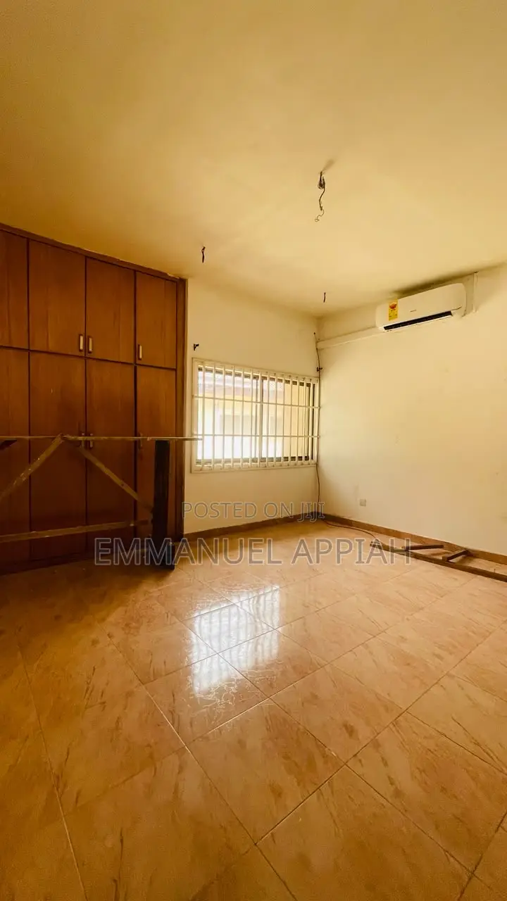 6bdrm House in North Legon for sale