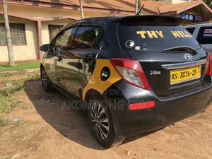 Toyota Vitz 2013 Black