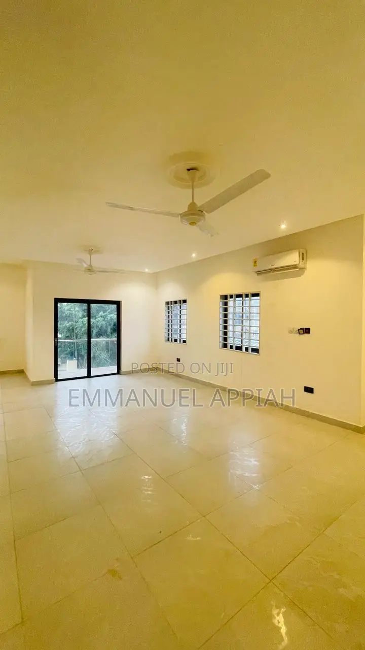 4bdrm House in Kwabenya, Accra Metropolitan for sale