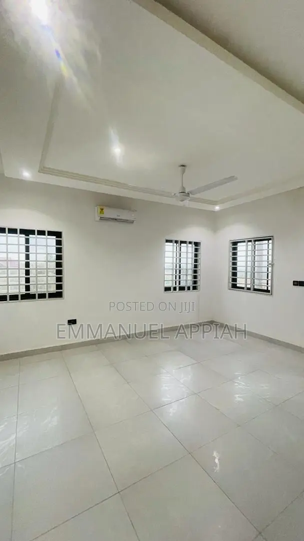 4bdrm House in Kwabenya, Accra Metropolitan for sale