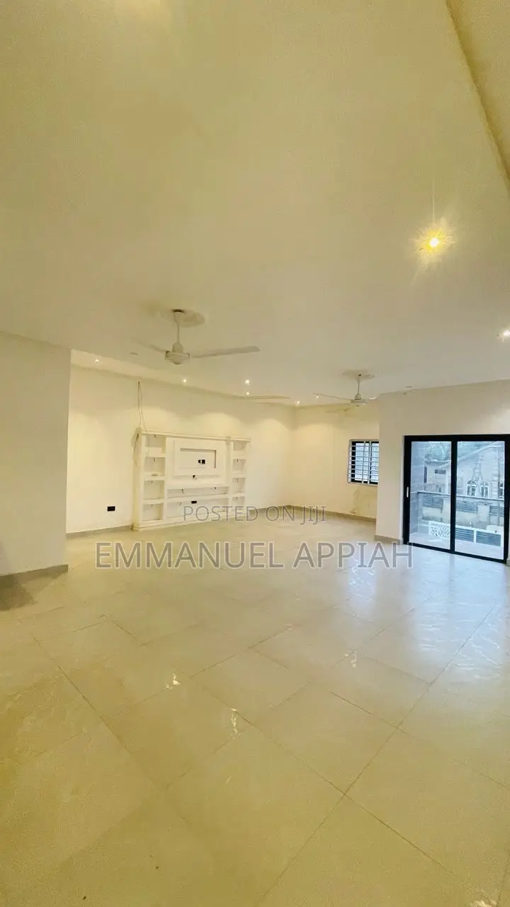 4bdrm House in Kwabenya, Accra Metropolitan for sale