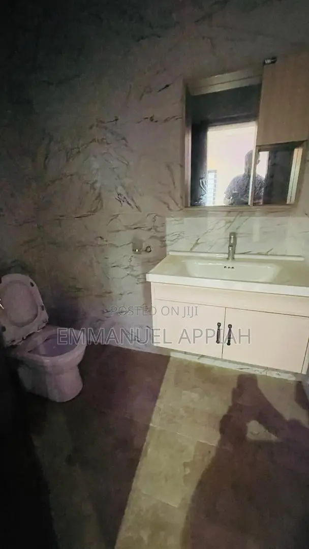 4bdrm House in Kwabenya, Accra Metropolitan for sale