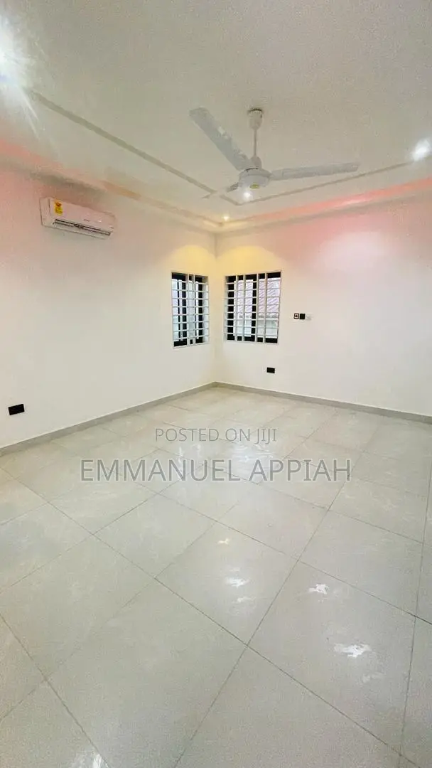 4bdrm House in Kwabenya, Accra Metropolitan for sale