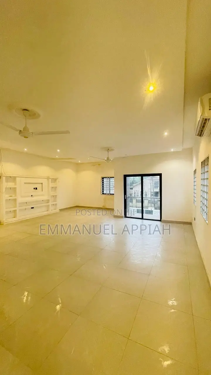 4bdrm House in Kwabenya, Accra Metropolitan for sale