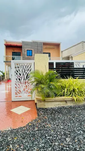 4bdrm House in Kwabenya, Accra Metropolitan for sale
