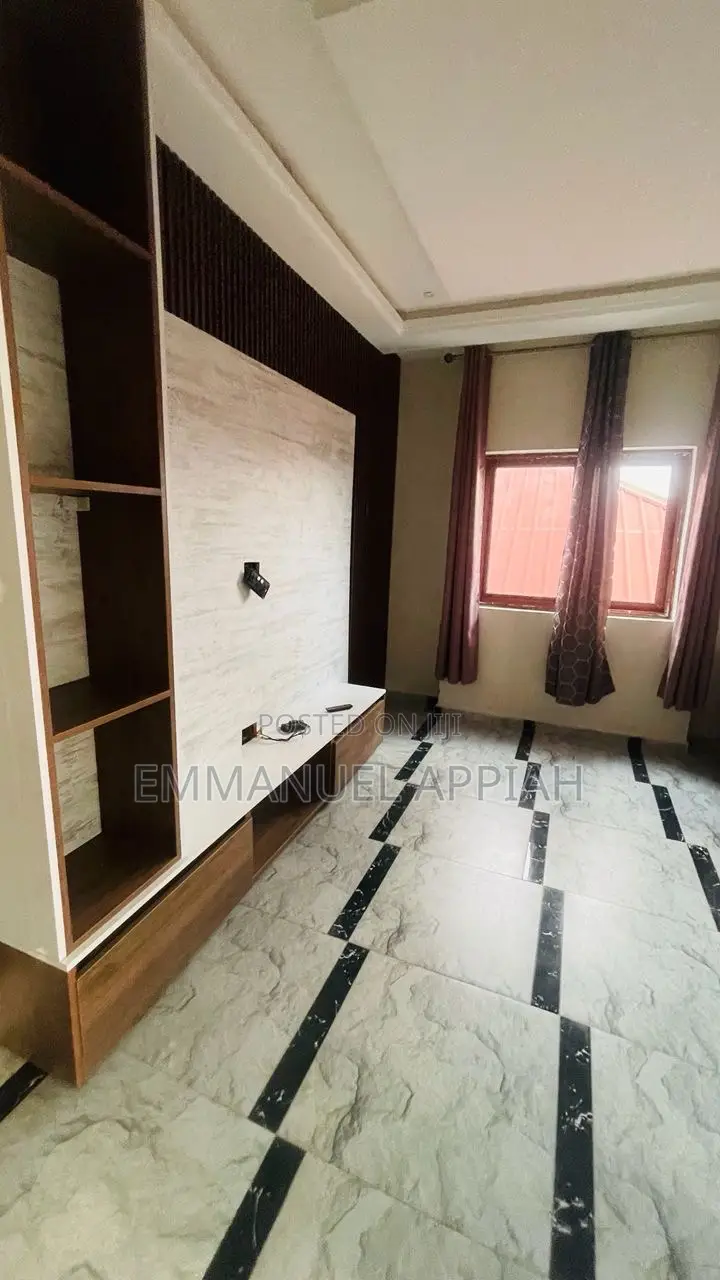 Furnished 6bdrm House in Ablekuma for sale