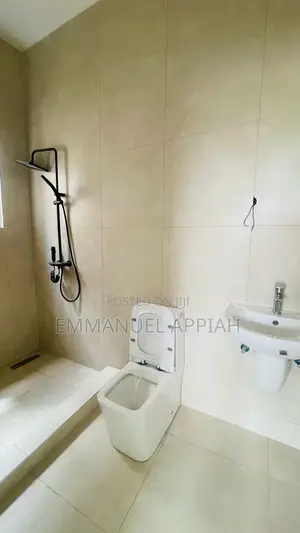 3bdrm House in Ablekuma Odumase for sale