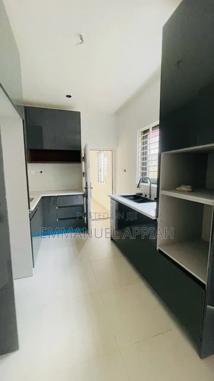 3bdrm House in Ablekuma Odumase for sale