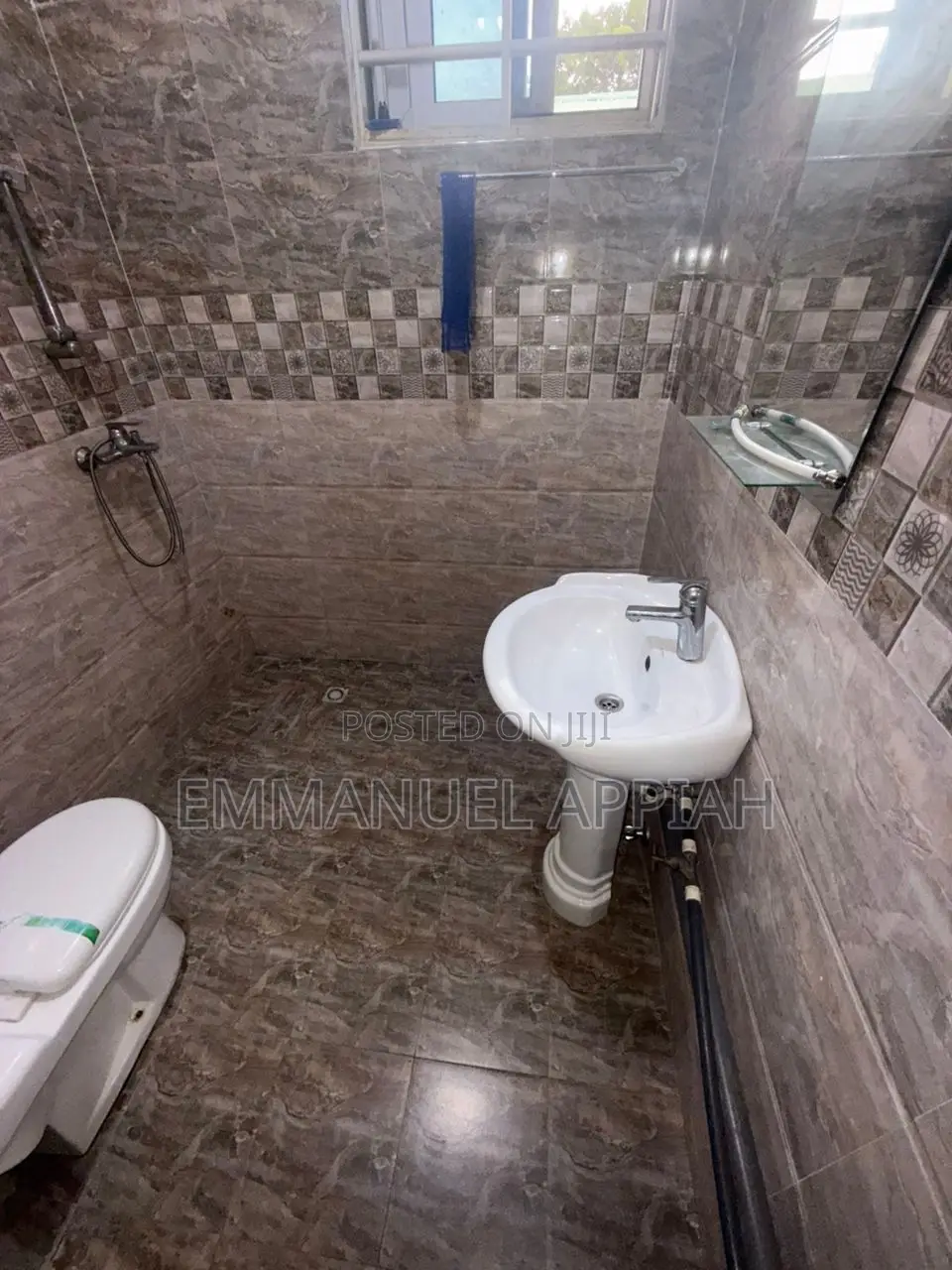 2bdrm Apartment in Awoshei A Lang, Awoshie for rent