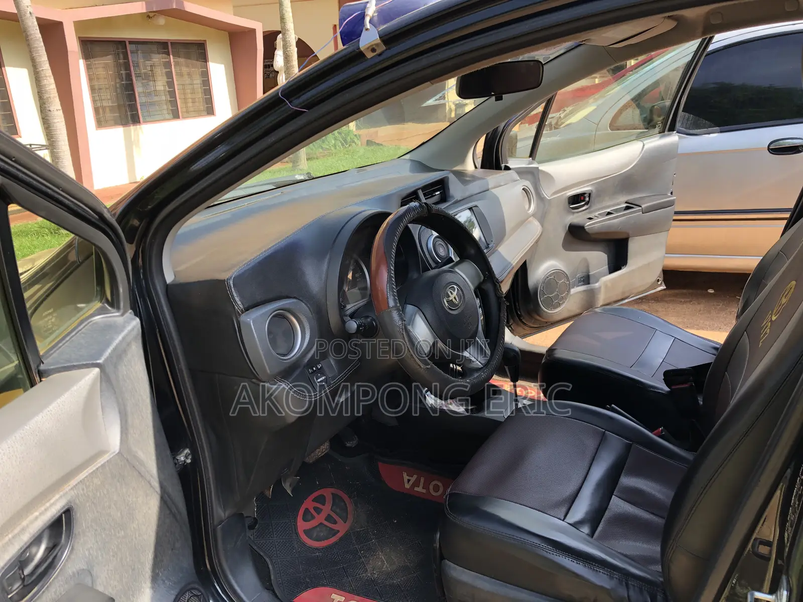 Toyota Vitz 2013 Black