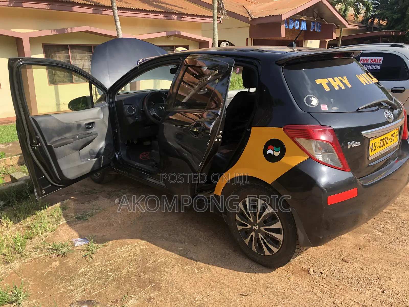 Toyota Vitz 2013 Black