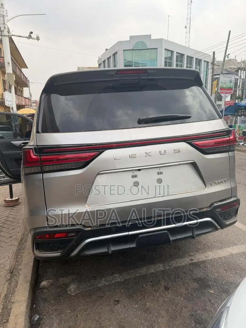 Lexus LX 600 2023 Gold