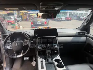 Lexus LX 600 2023 Gold