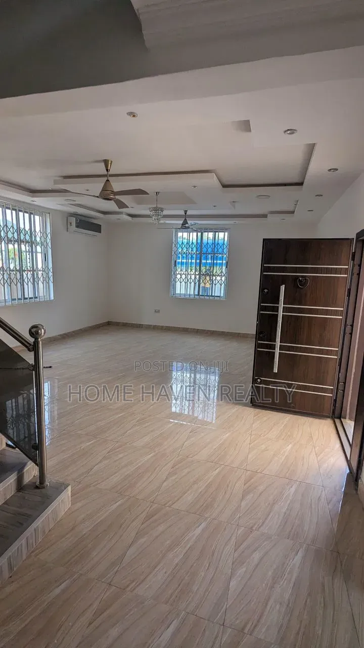 4bdrm House in Atomic Down, Kwabenya for sale