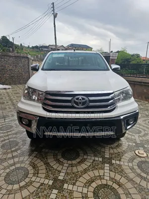 Toyota Hilux Revo Double Cab Deisel 2.4 AWD 2019 White