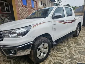 Toyota Hilux Revo Double Cab Deisel 2.4 AWD 2019 White
