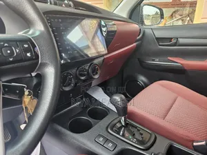 Toyota Hilux Revo Double Cab Deisel 2.4 AWD 2019 White