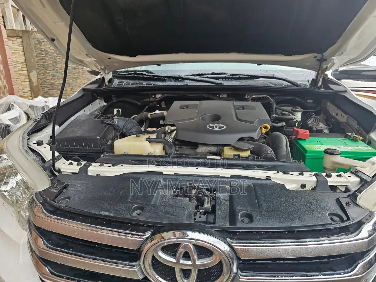Toyota Hilux Revo Double Cab Deisel 2.4 AWD 2019 White