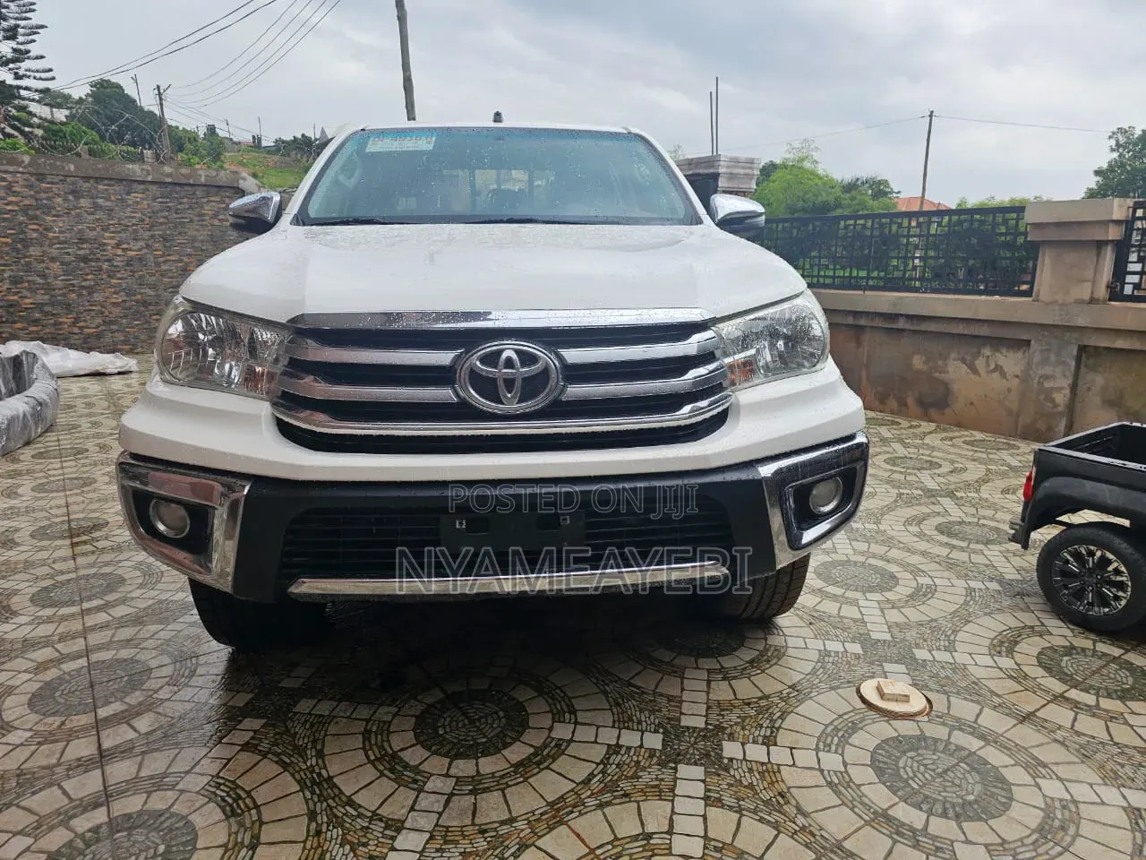 Toyota Hilux Revo Double Cab Deisel 2.4 AWD 2019 White