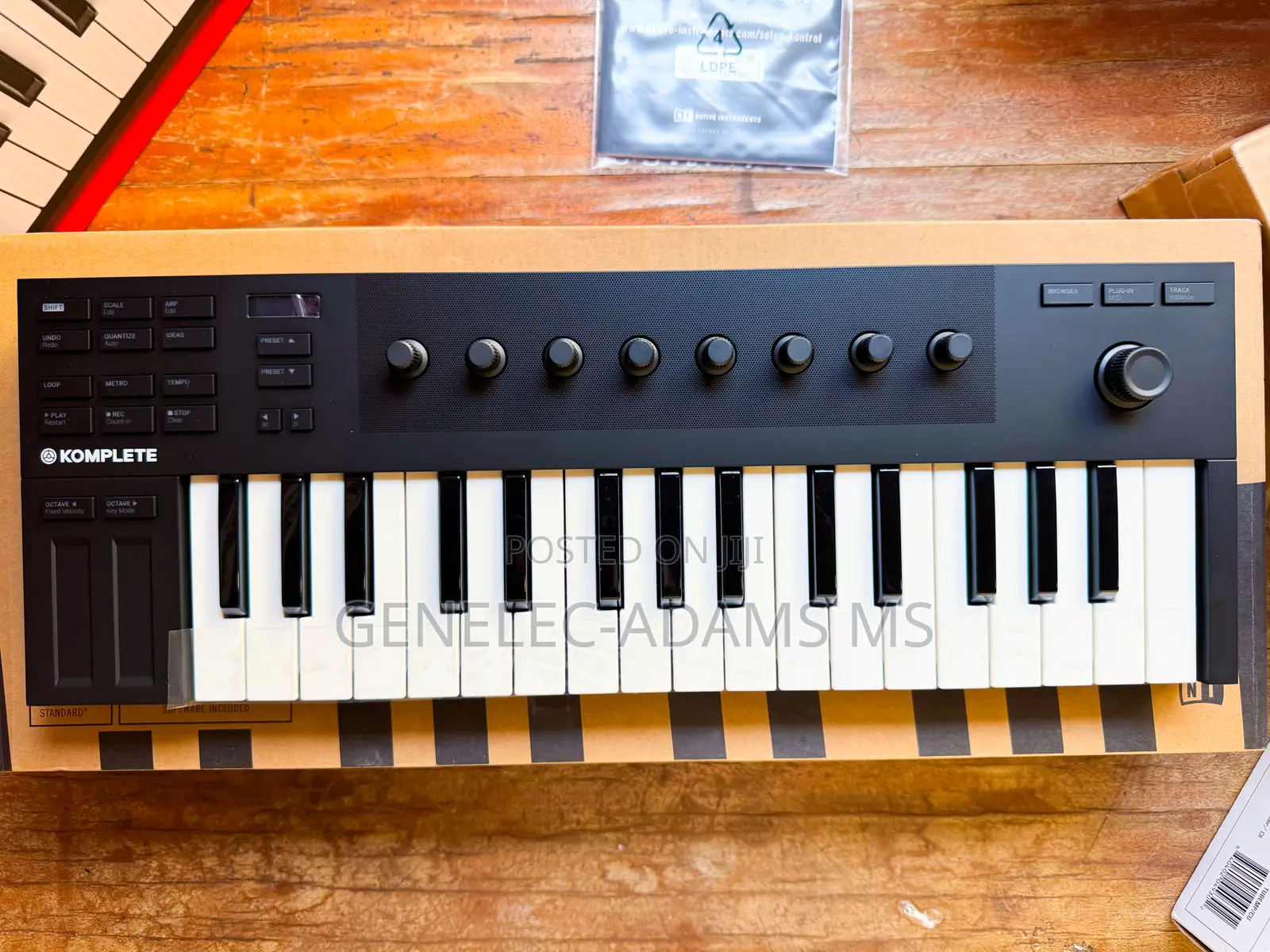 Brand New Original Native Instrument Komplete Kontrol M32