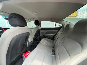 Hyundai Elantra SEL 2020 Red