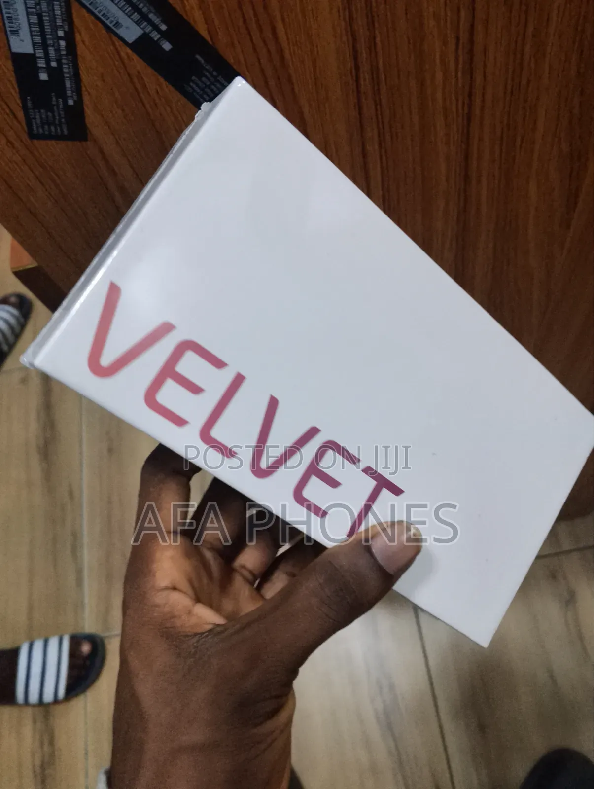 New LG Velvet 128 GB Gray