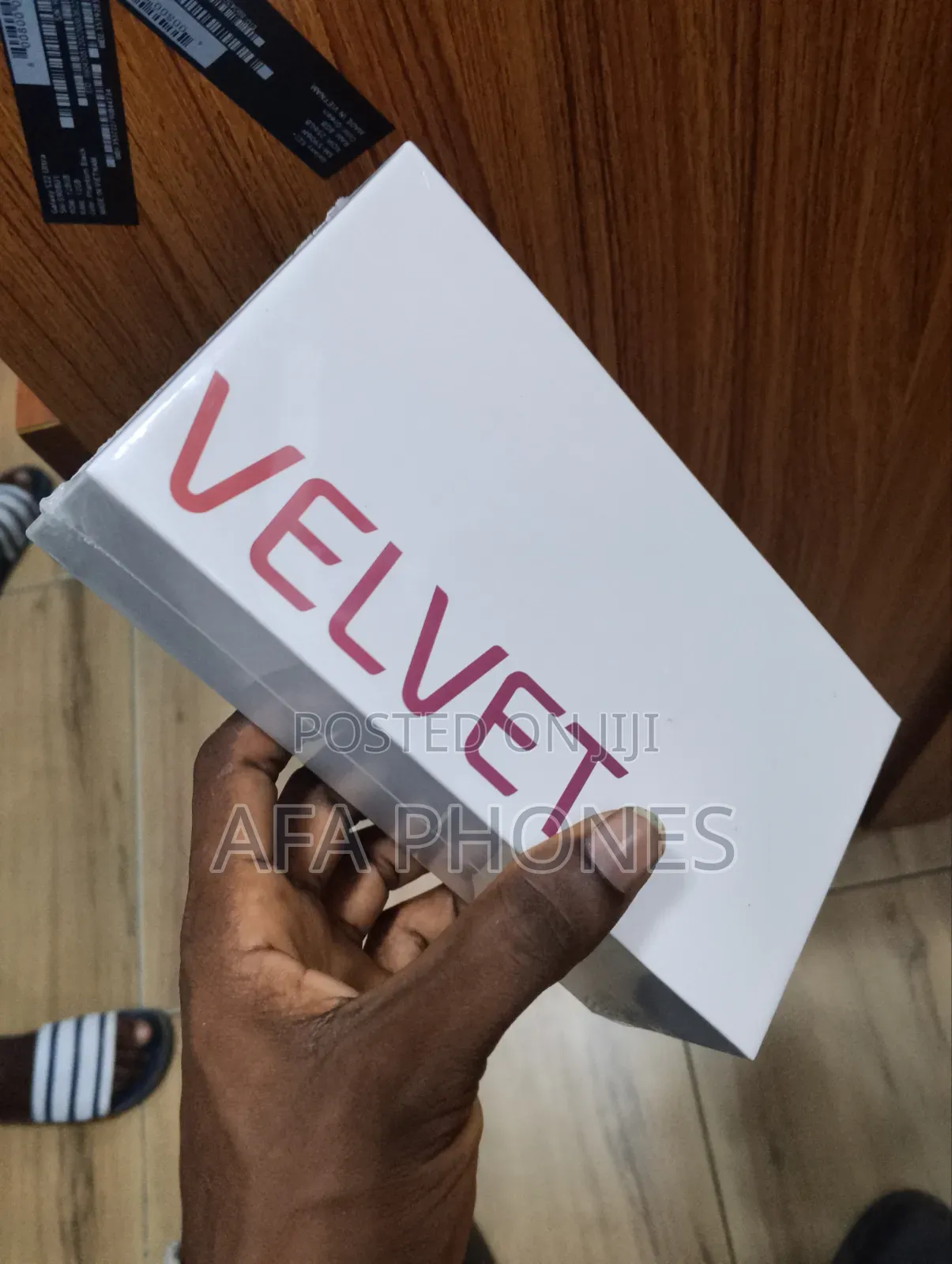 New LG Velvet 128 GB Gray
