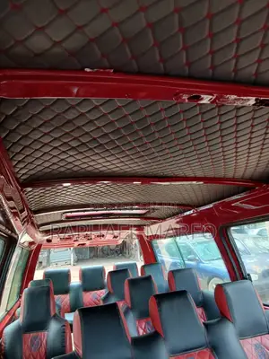 Nissan Caravan (Urvan) 2003 Red