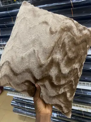 2 Plush Faux Fur Decorative Cushion