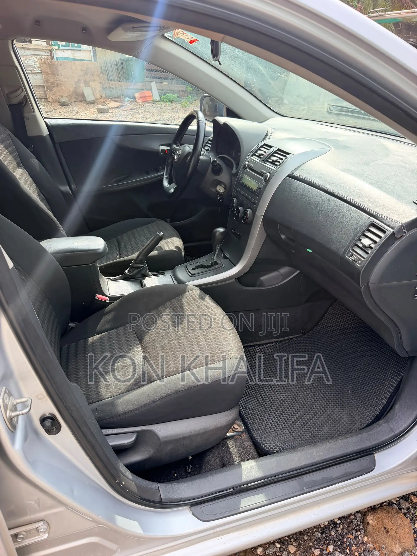 Toyota Corolla 2011 Silver