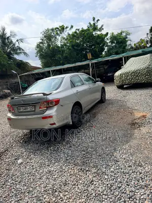 Toyota Corolla 2011 Silver