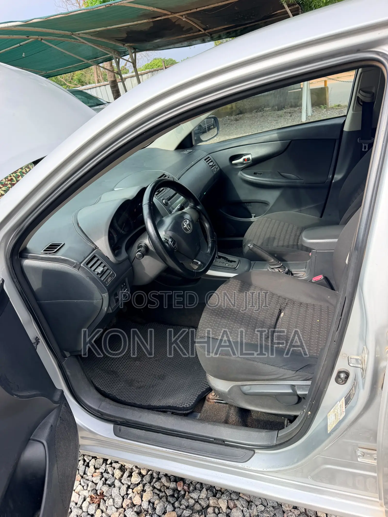 Toyota Corolla 2011 Silver